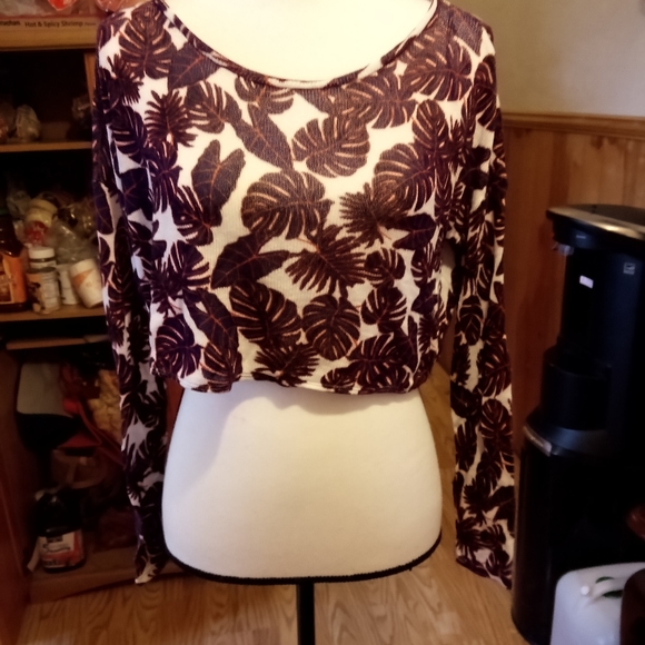 Divided crop sweater - Picture 1 of 3